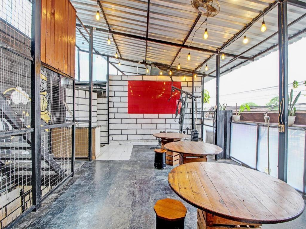 Oyo 92256 Sentosa Residence Джокякарта Екстериор снимка