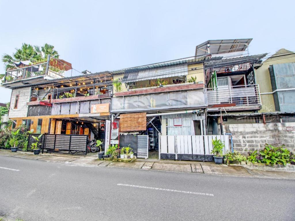 Oyo 92256 Sentosa Residence Джокякарта Екстериор снимка